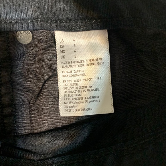 American Eagle Hi-Rise Shortie - Picture 3 of 6